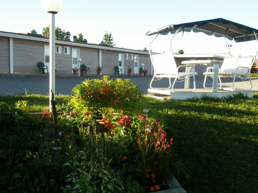 Motel Normandie Louiseville Eksteriør bilde